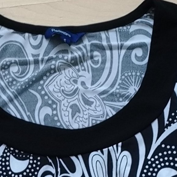 Reitmans Black and White Pattern Shirt - Size Small - Picture 4 of 10